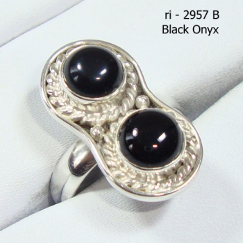 Pure silver two stone round stone black onux stylish ring for women